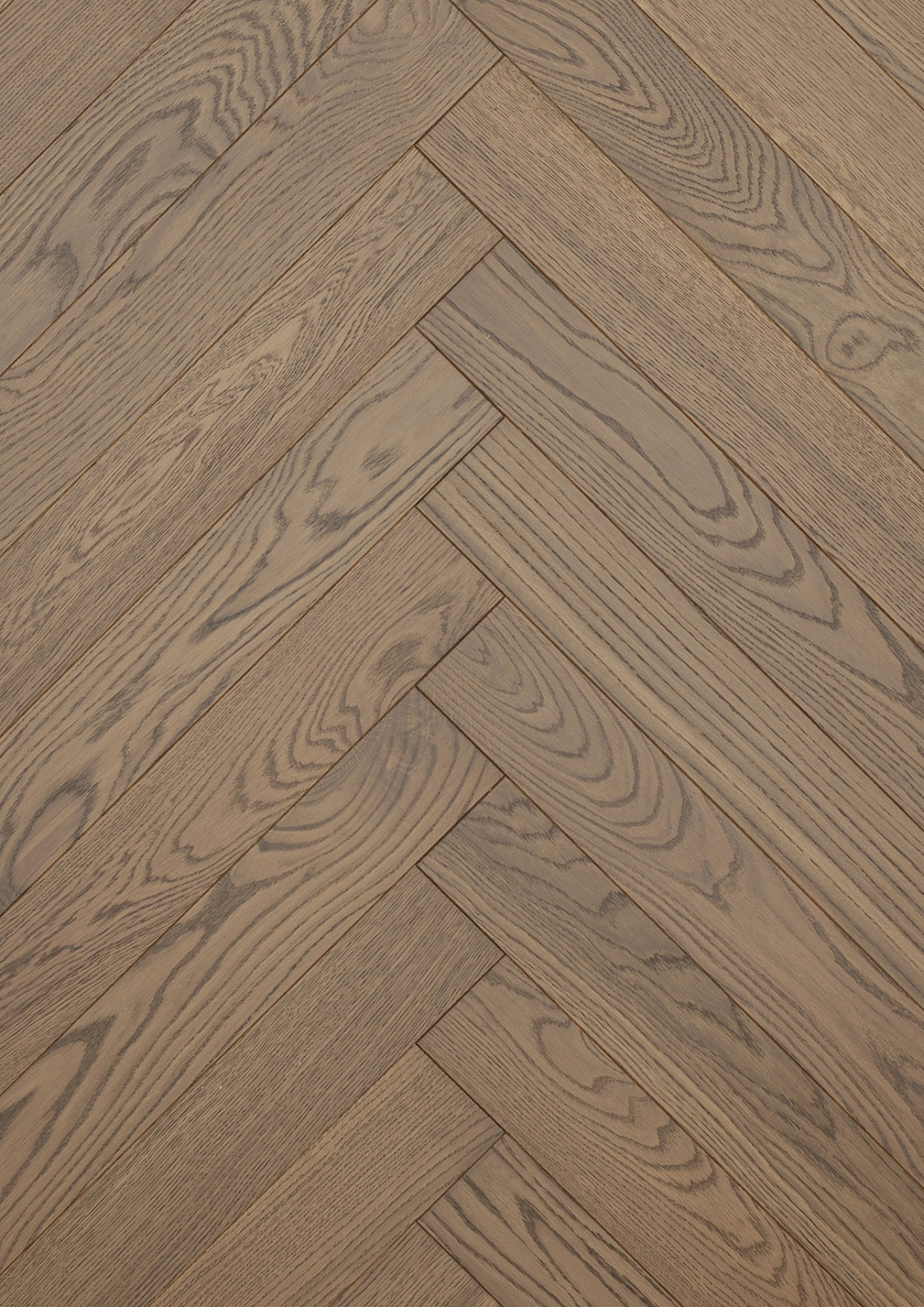 Karelia представляет новую коллекцию инженерной доски Herringbone – 12 элегантных декоров